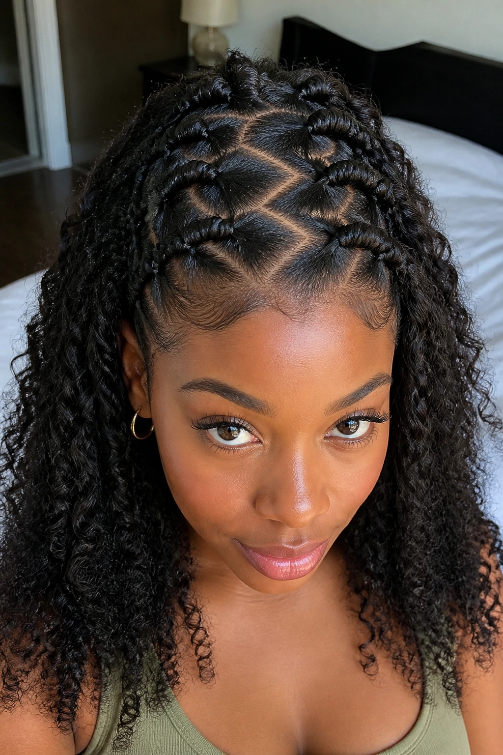 Real person with zig-zag parting and mini bubbles along the scalp